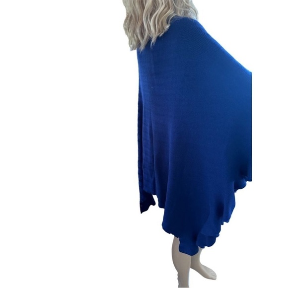 PASHMINA soft ruffle cape open front
Blue Y2K cobalt blue SIZE LARGE EUC - Picture 2 of 9